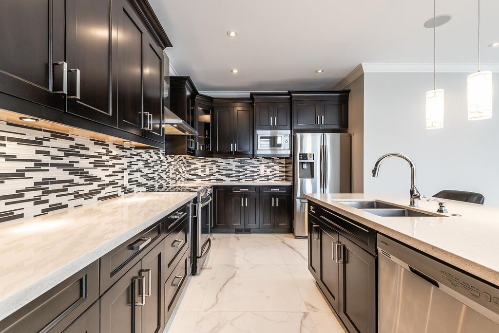 listing image 1102917821708850444