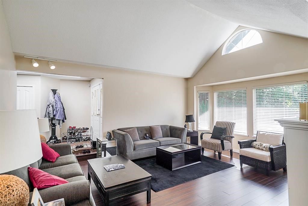 listing image 1102043664113977487