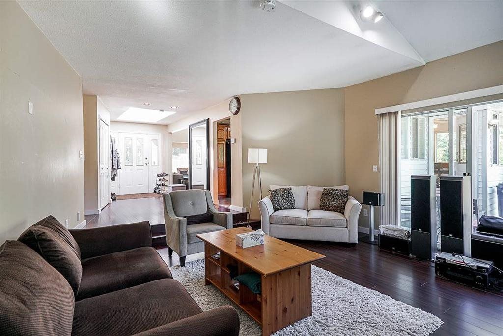 listing image 1103930658041749518