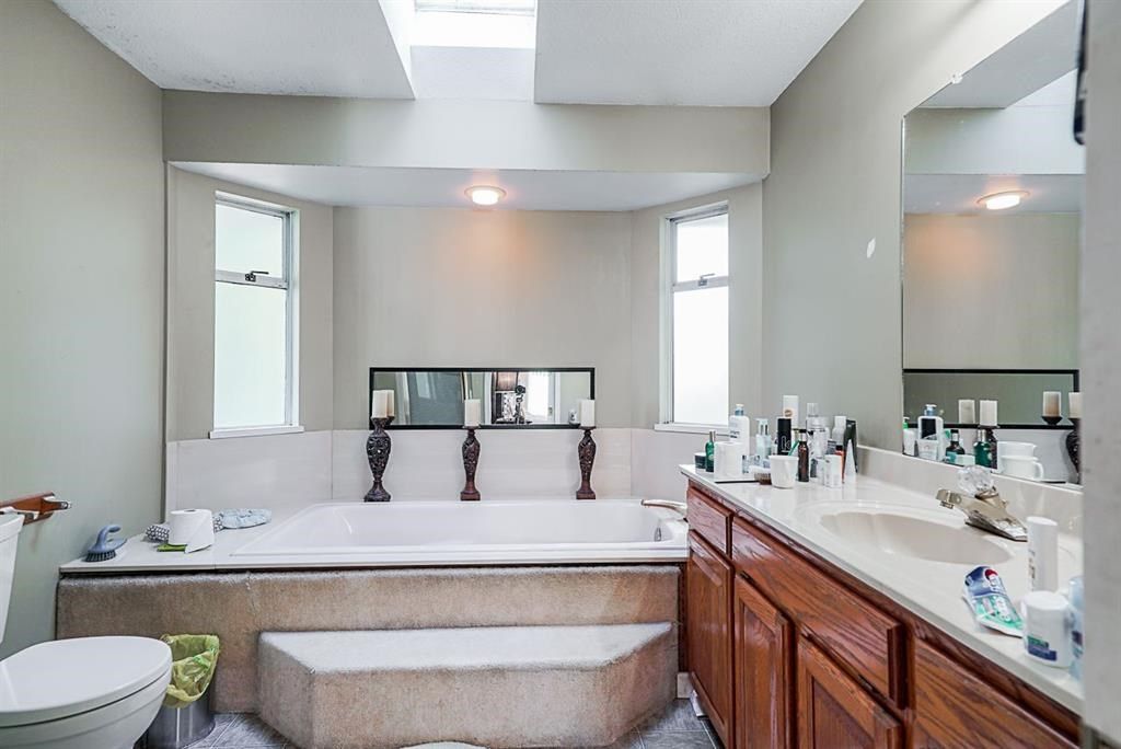 listing image 1109420058429221806