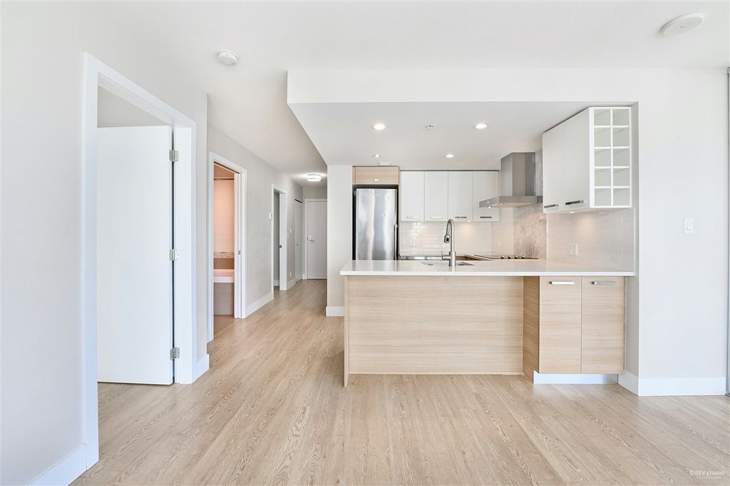 listing image 1100792214135264270