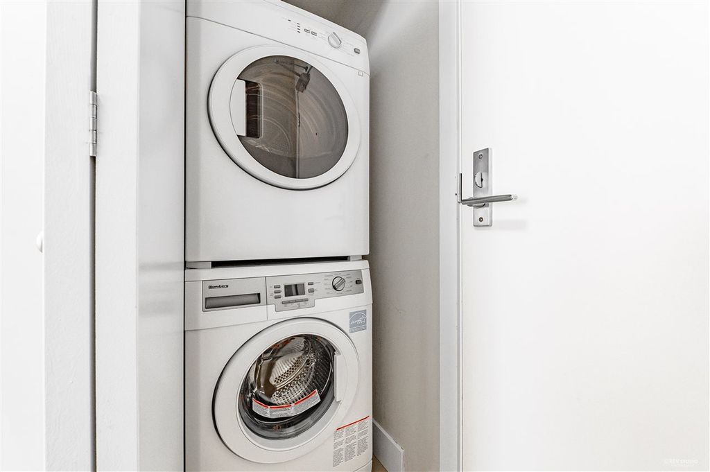 listing image 1108407739931352829