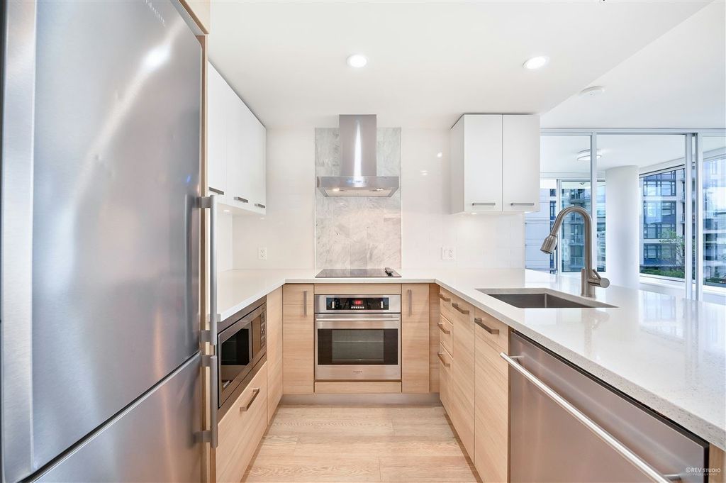 listing image 1104738575674342219