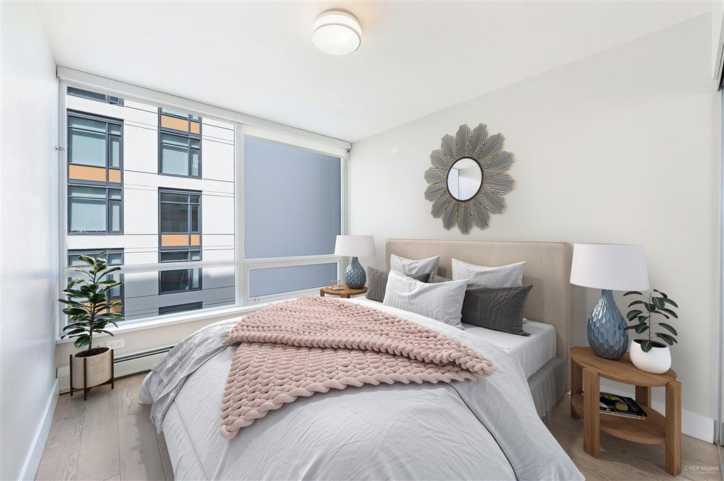 listing image 1109482499953342757