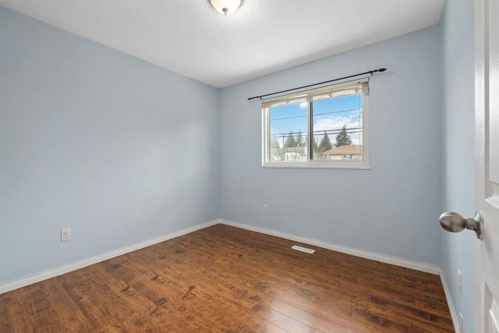 listing image 1109681564464231012