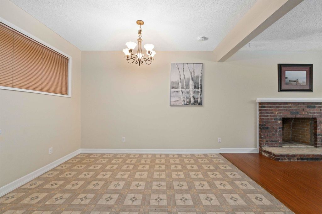listing image 1101661902363661433