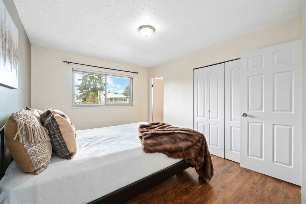 listing image 1103110511157703381