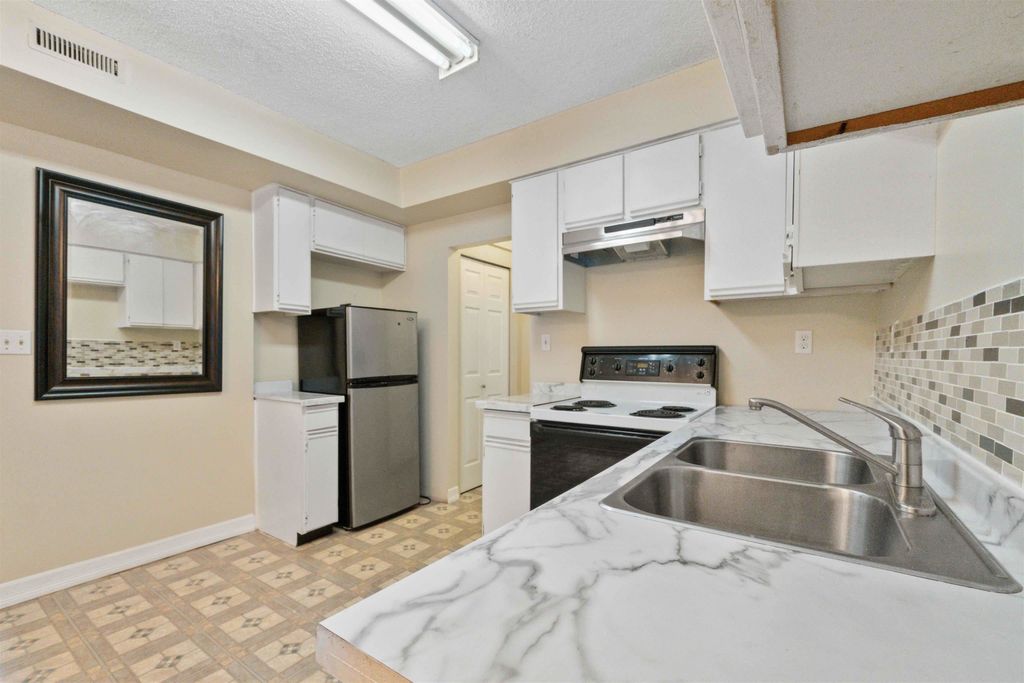 listing image 1100457654831707954