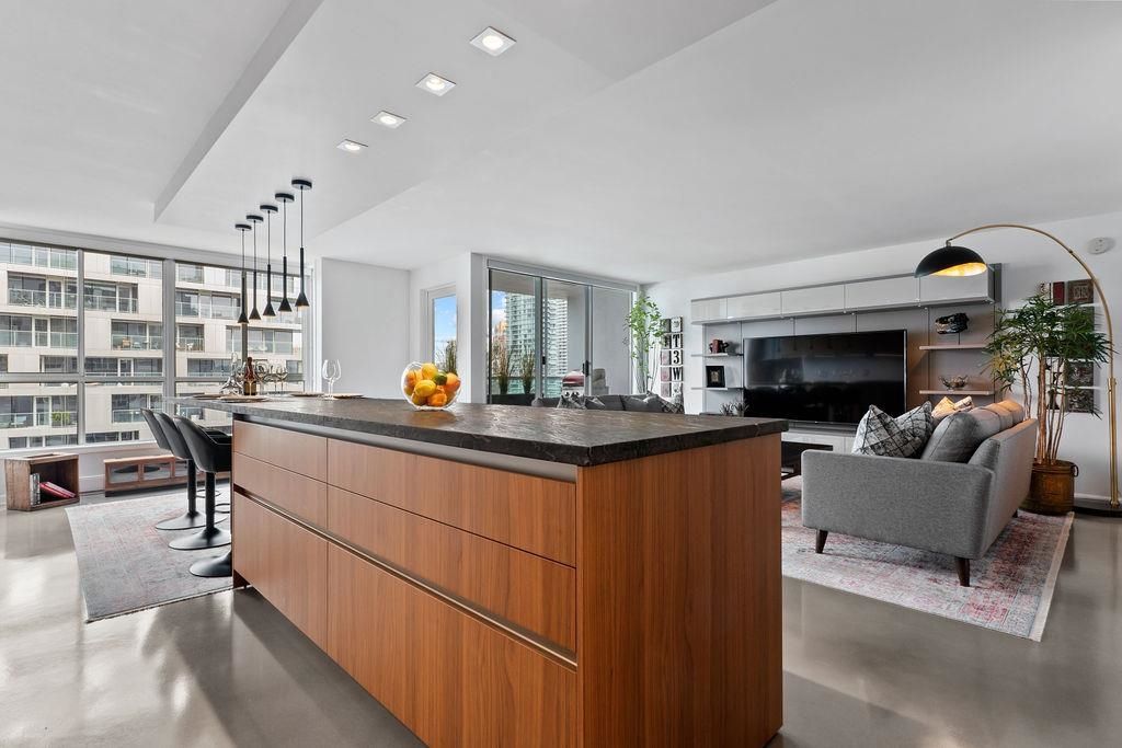 listing image 1100201769596923032