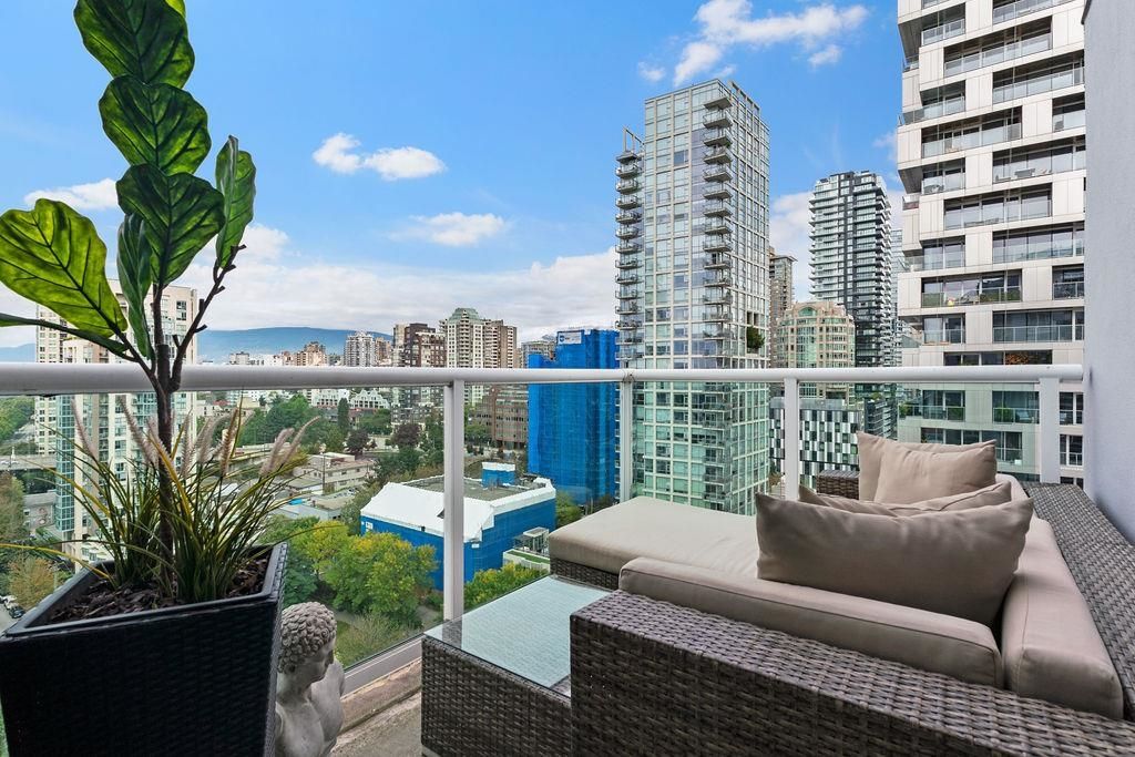 listing image 1104992523121250688