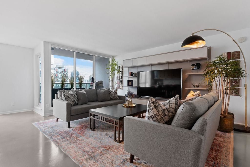 listing image 1101852596634355115