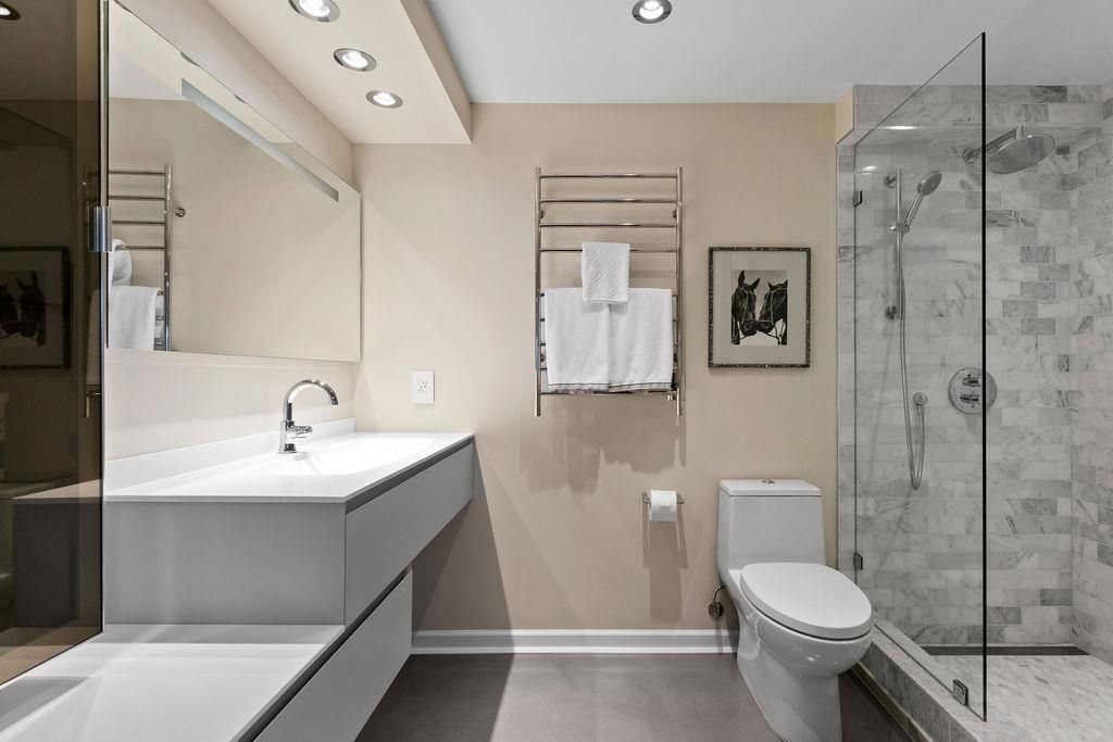 listing image 1109756629745131373