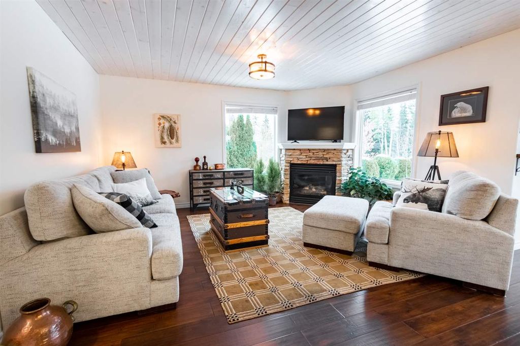listing image 1104266302254874368