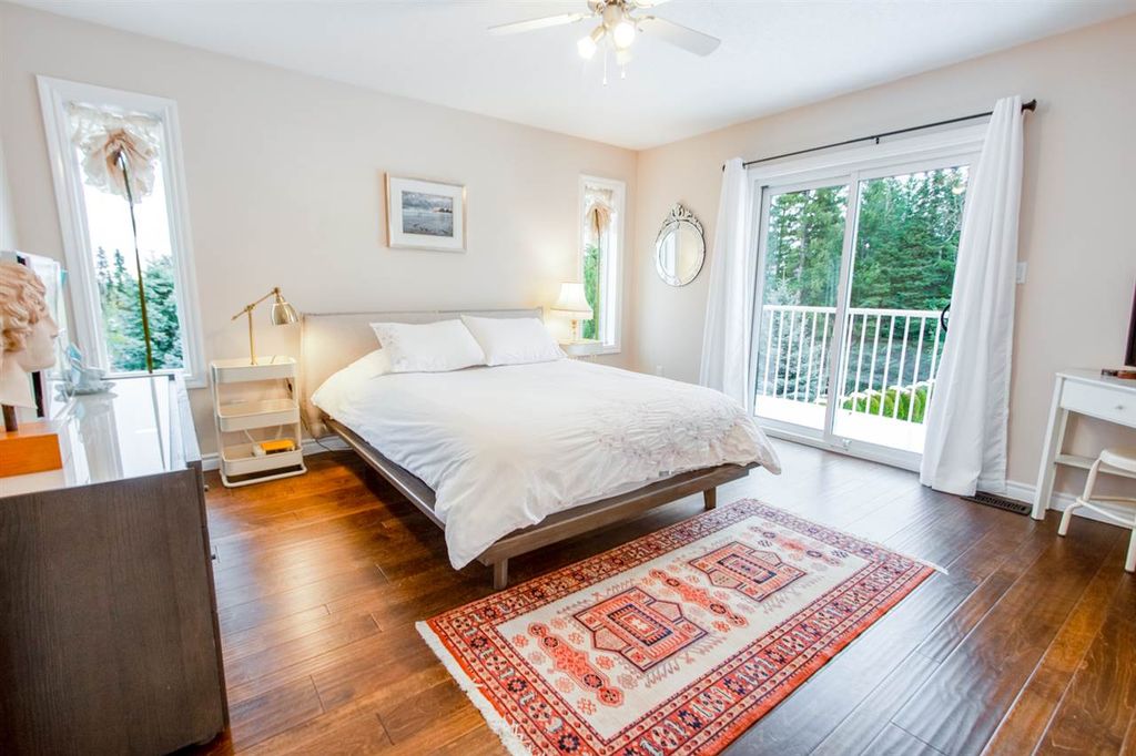 listing image 1100616290419385306