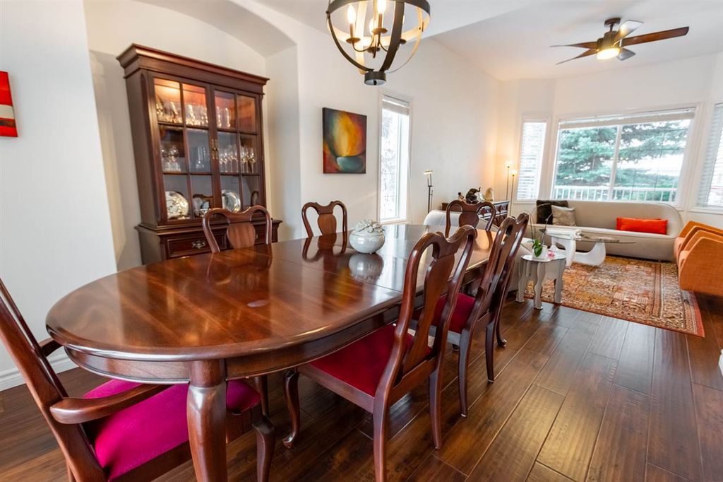 listing image 1102258596542454692