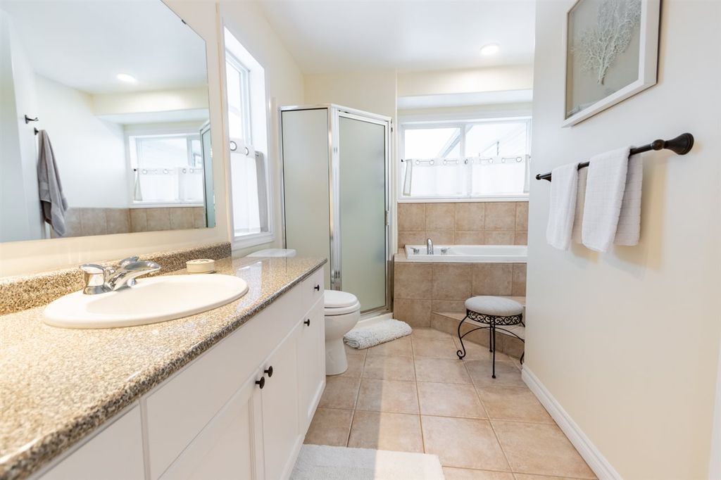 listing image 1109348896483264688