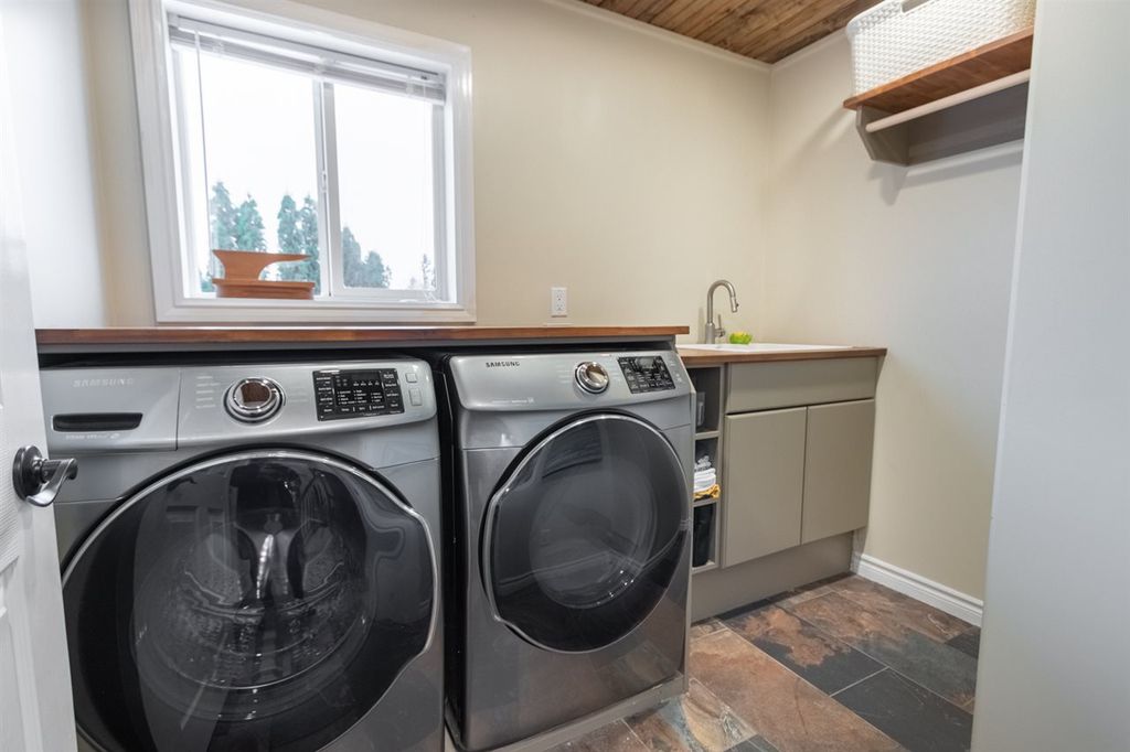 listing image 1107983063860346650