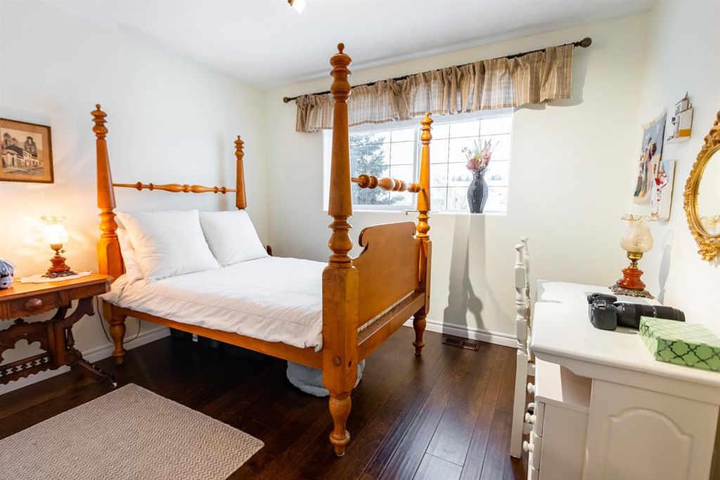 listing image 1100512277804899050
