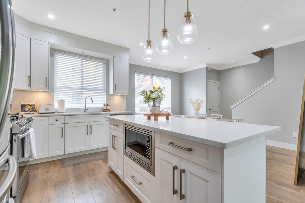 listing image 1102235428323779711