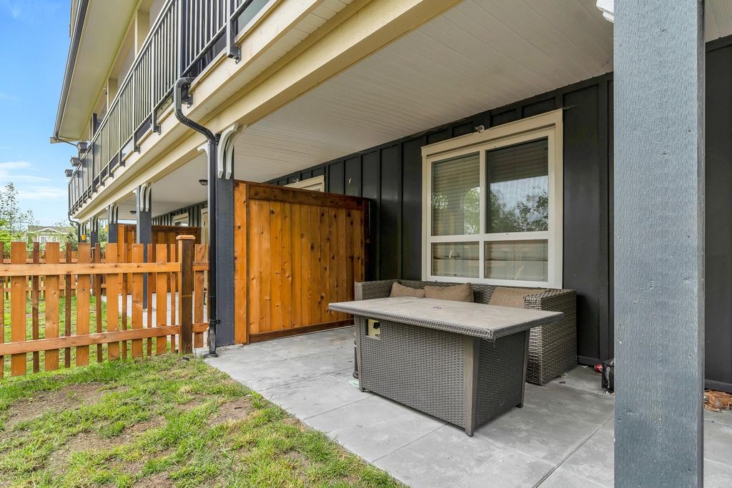 listing image 1102763847869039054