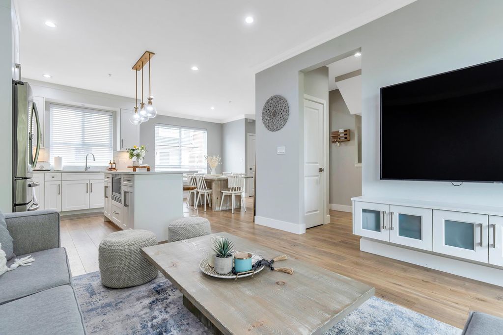 listing image 1102212809334397363