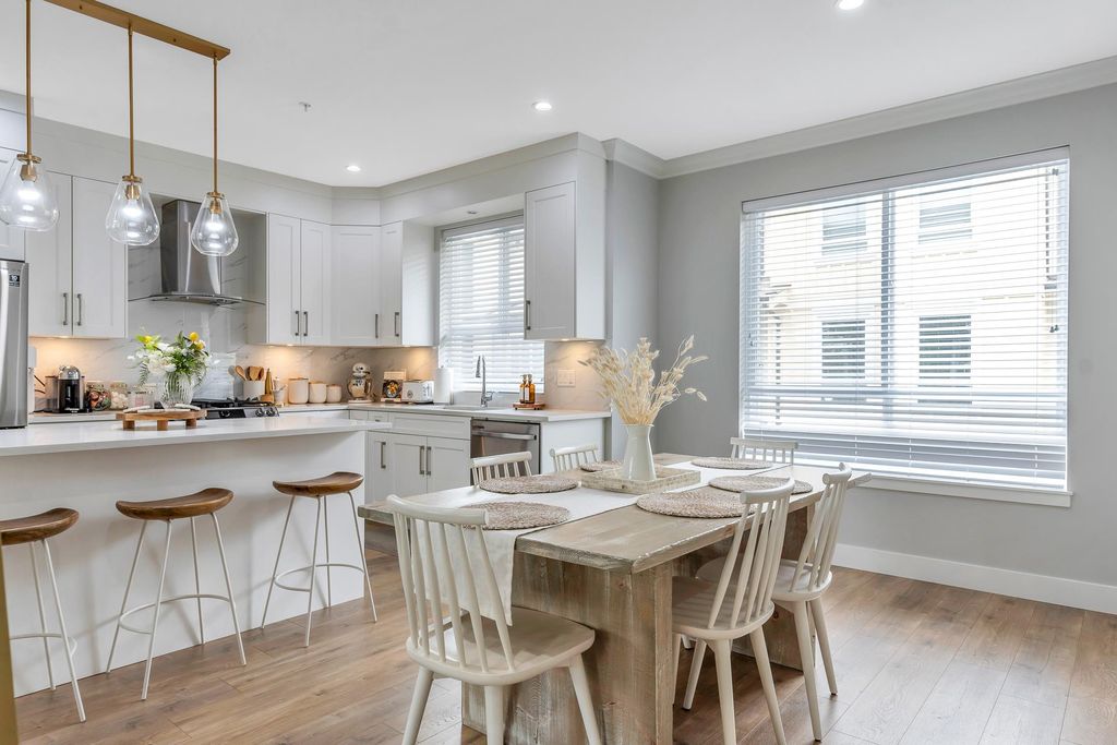 listing image 1101982649962472457