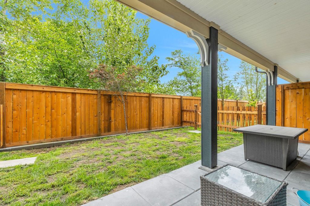 listing image 1104178841423859520