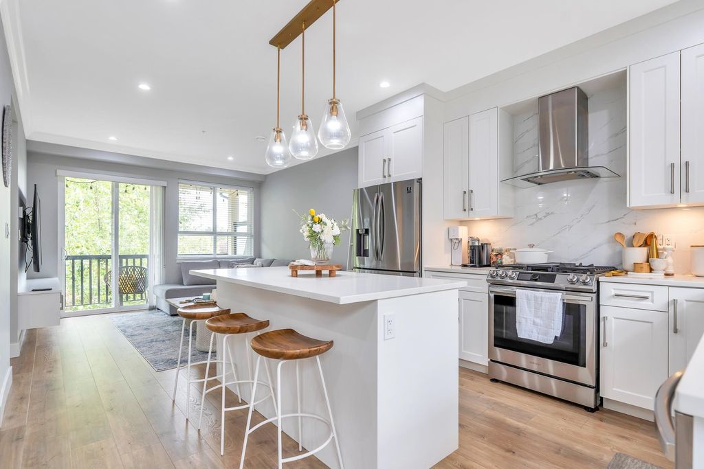 listing image 1103677711610785888