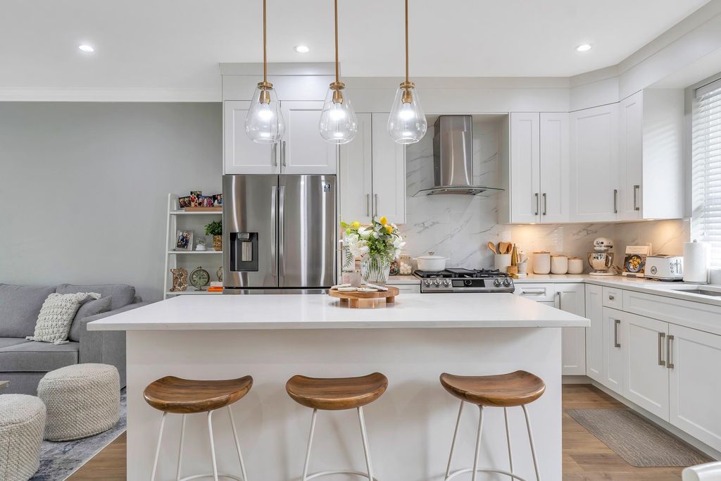 listing image 1103826483108094626