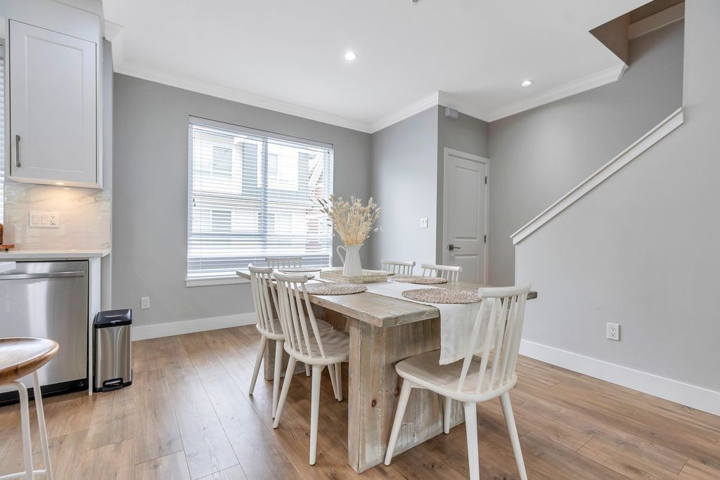 listing image 1104506054628615213