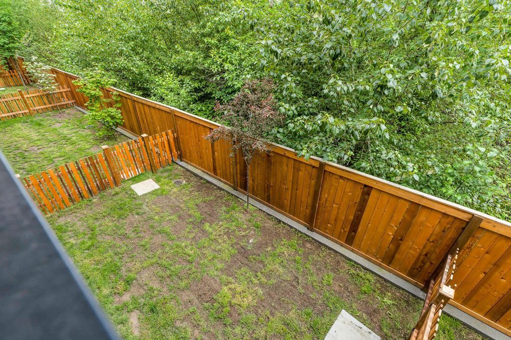 listing image 1109724786417214042