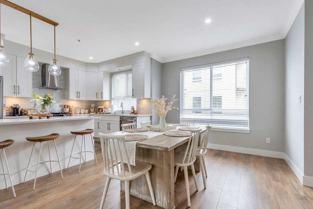 listing image 1103899860905127026