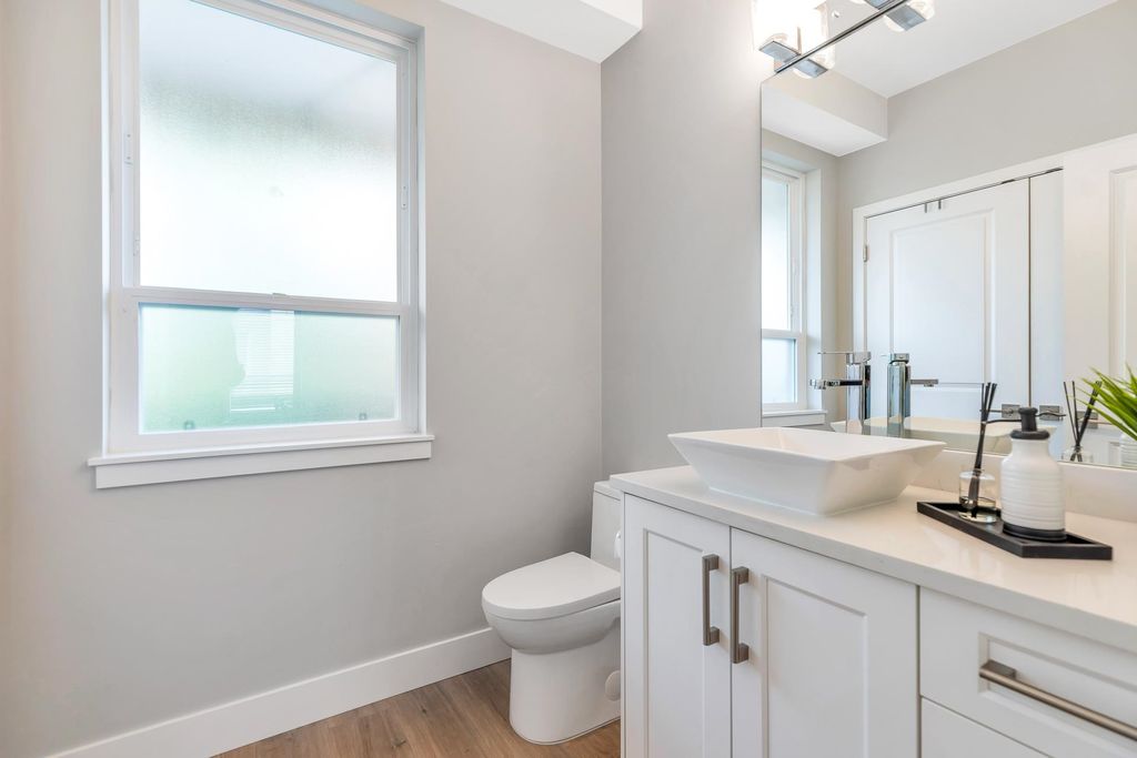 listing image 1103380846640872330