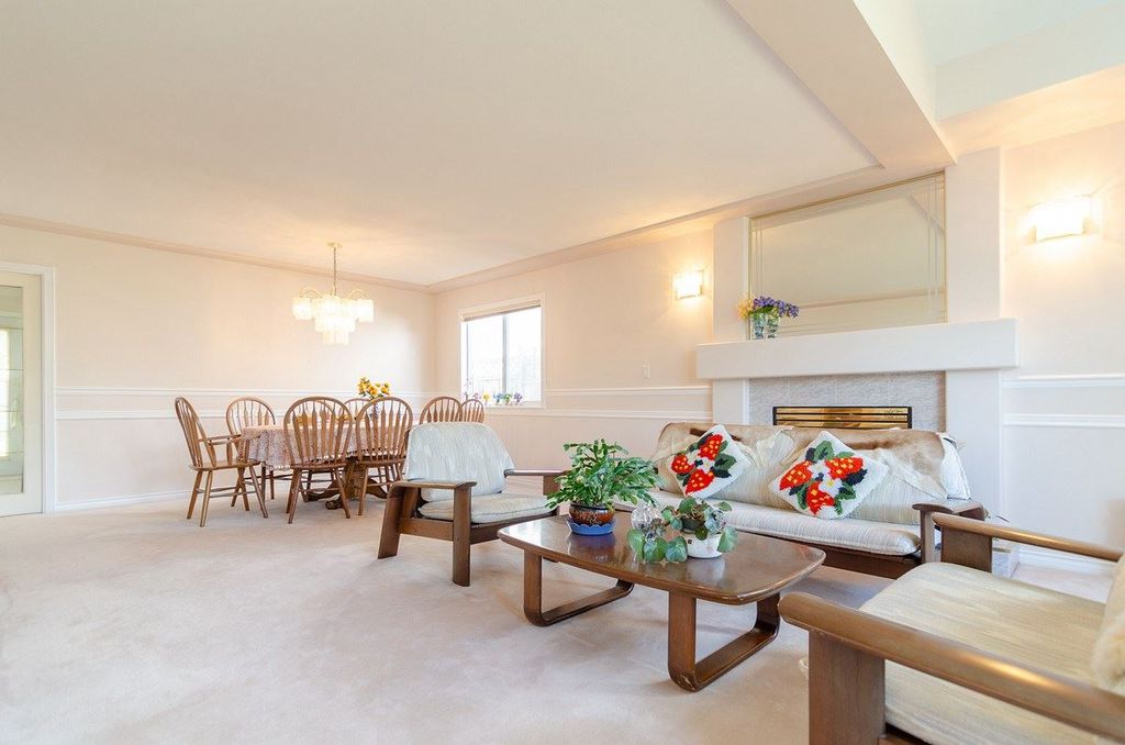 listing image 1104439742169273420