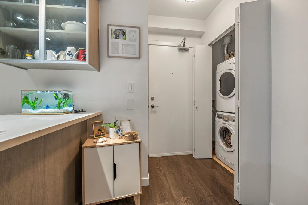 listing image 1102524804771858787