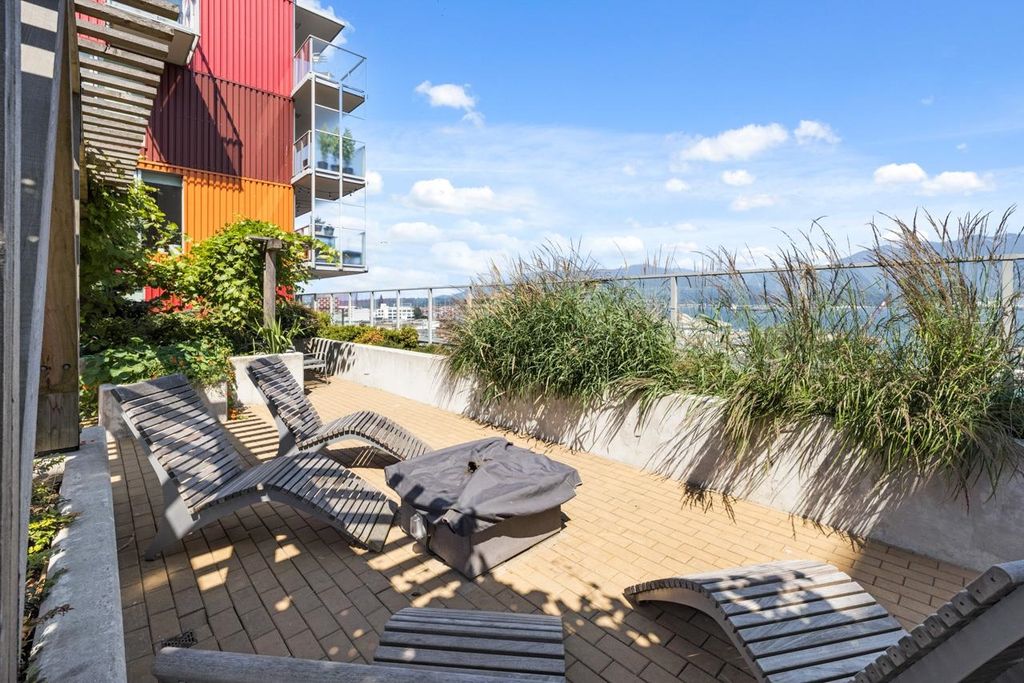 listing image 1106464934729331017
