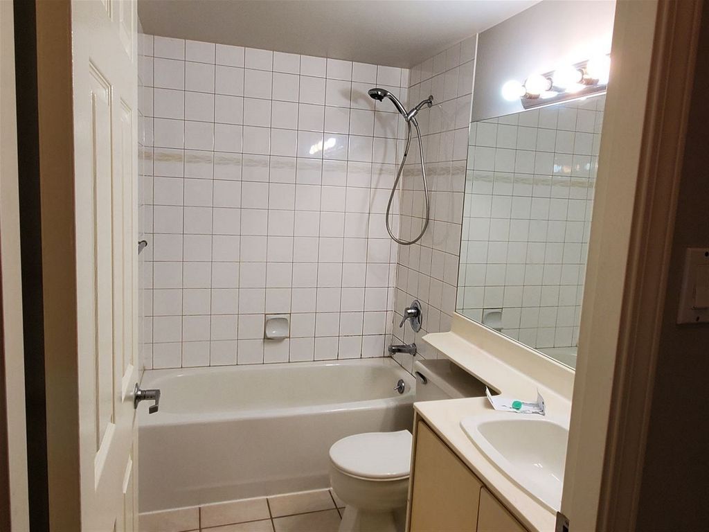 listing image 1108201780392329058