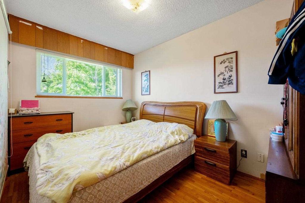 listing image 1102013234899770307