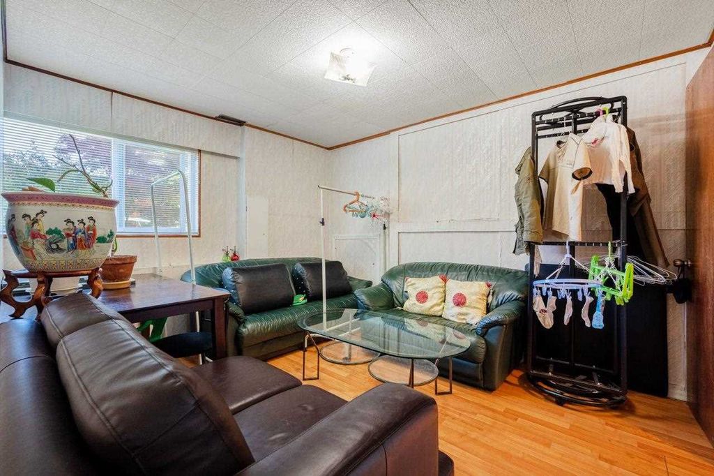 listing image 1100030079845586215