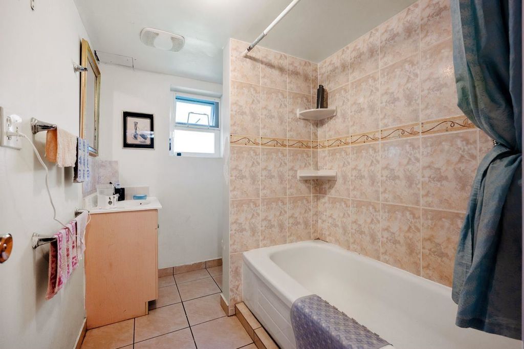 listing image 1107816098880740675