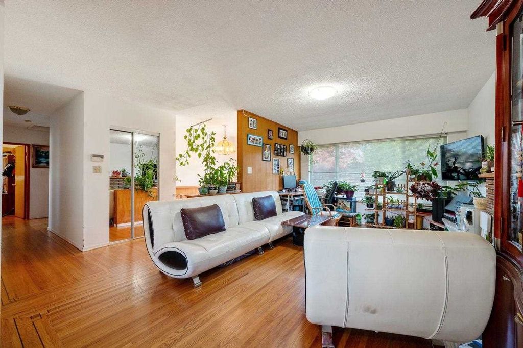 listing image 1109269121437607102