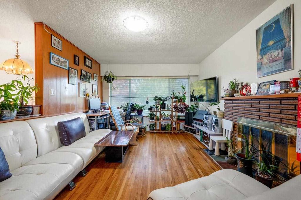 listing image 1108544993622857327