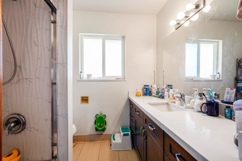 listing image 1102303364865323944