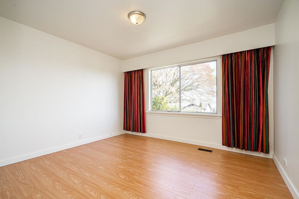listing image 1107576707820277522