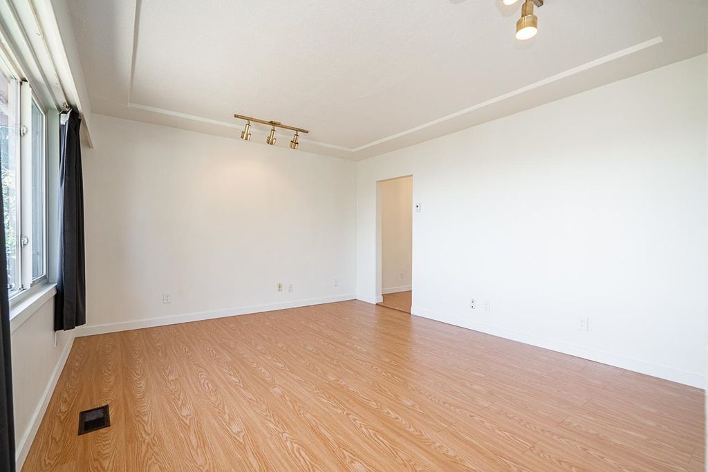 listing image 1108873307622247579