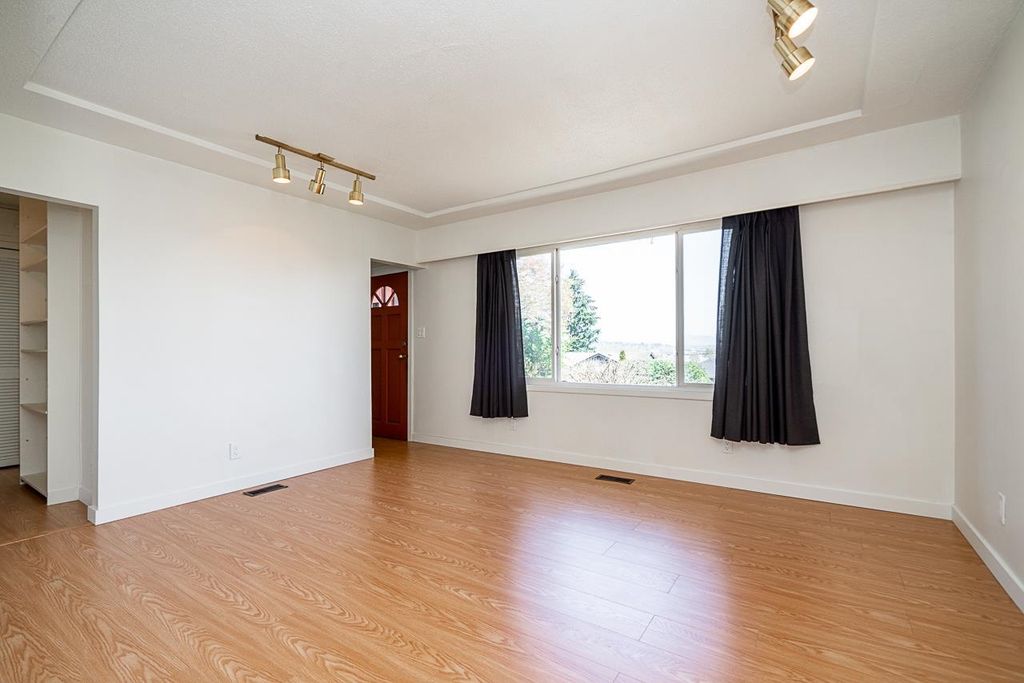 listing image 1109820885610168794