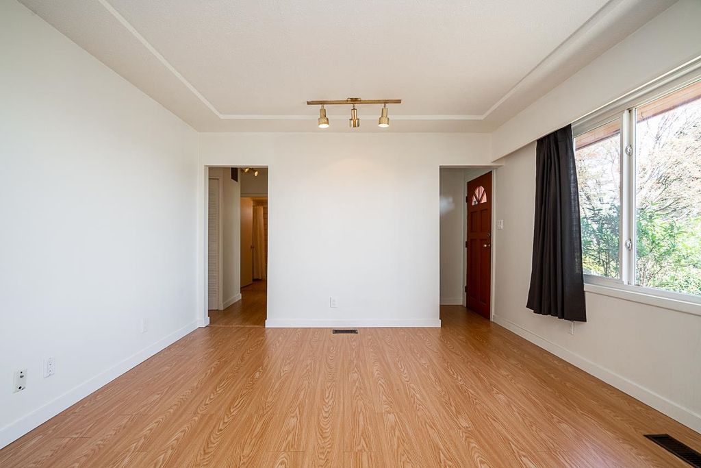 listing image 1109576410925553746