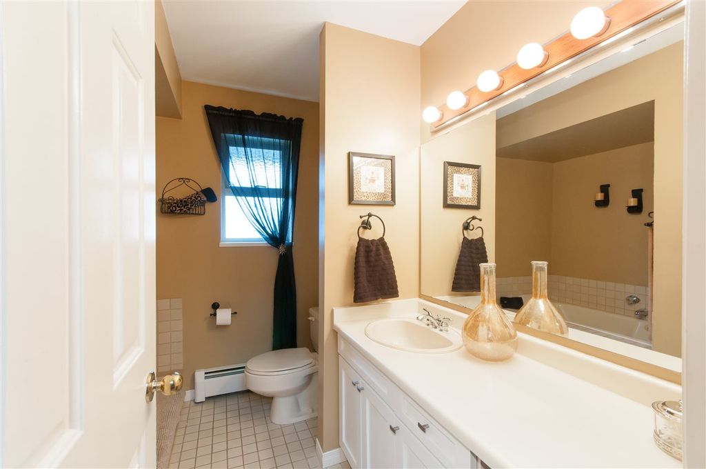 listing image 1109744822553856645