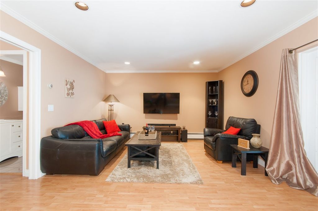 listing image 1100046330182462660