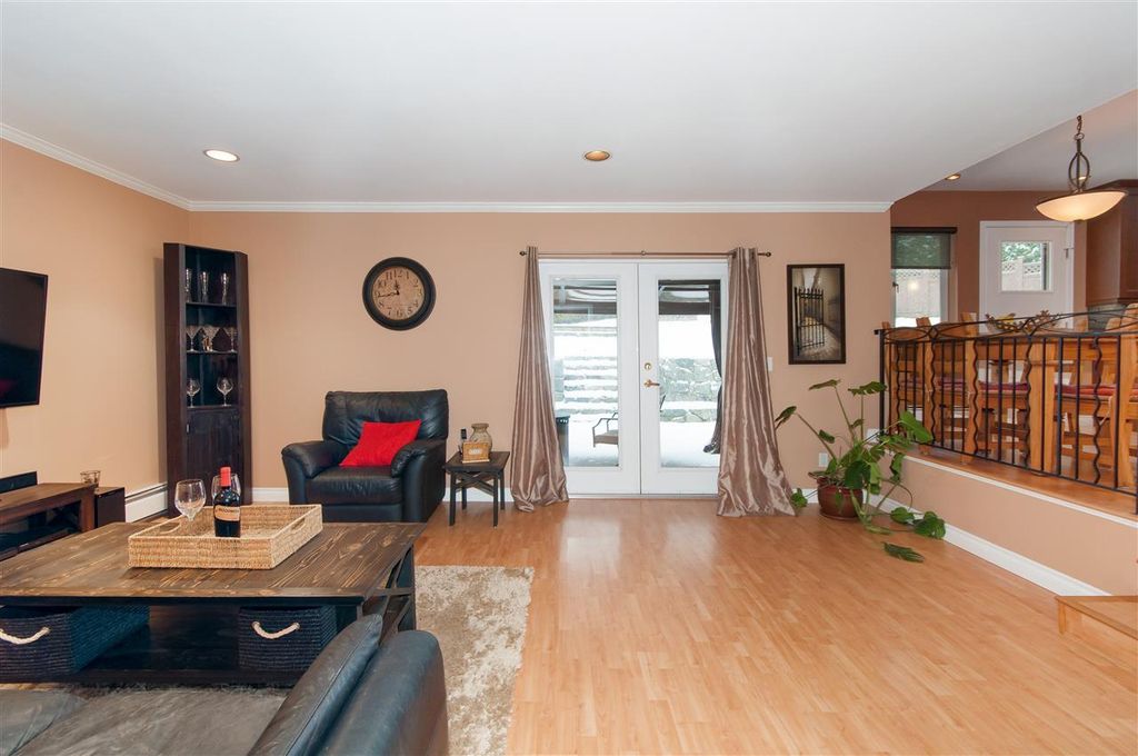 listing image 1104632607316724040